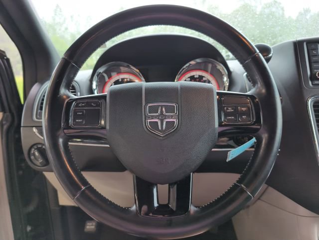 Used 2020 Dodge Grand Caravan SXT FWD image 15