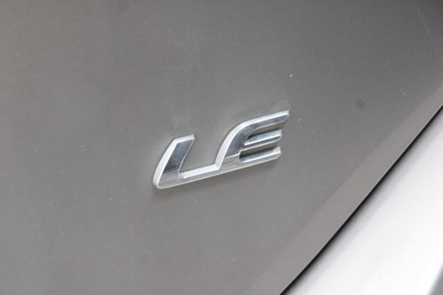 Used 2015 Toyota Corolla LE FWD image 8