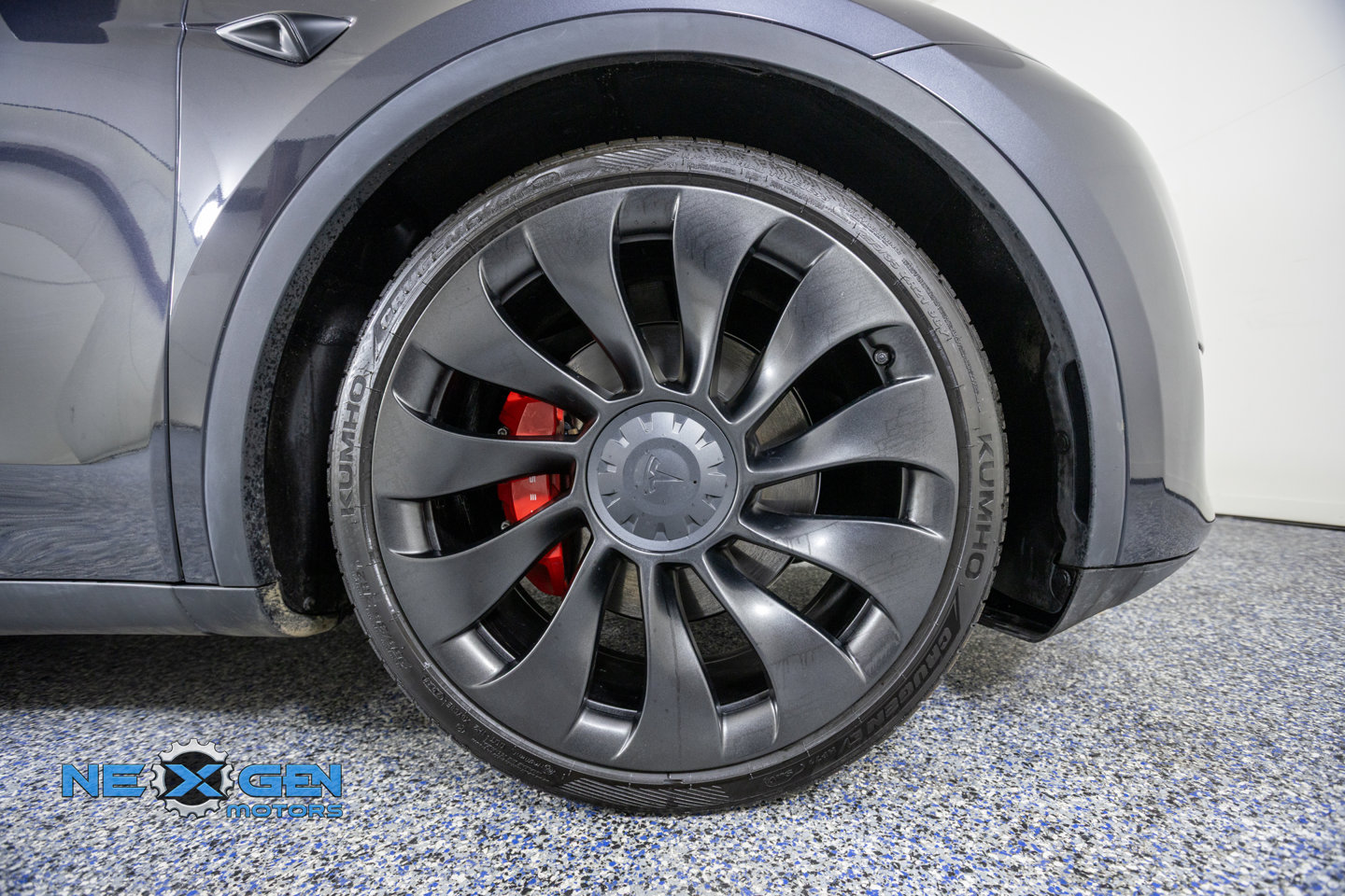 Used 2025 Tesla Model Y Performance AWD/4WD image 46