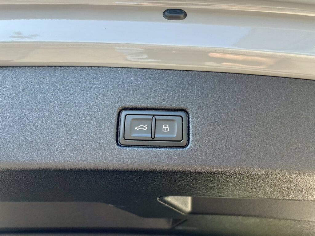 Used 2024 Audi Q4 e-tron Premium w/ Convenience Package AWD/4WD image 10