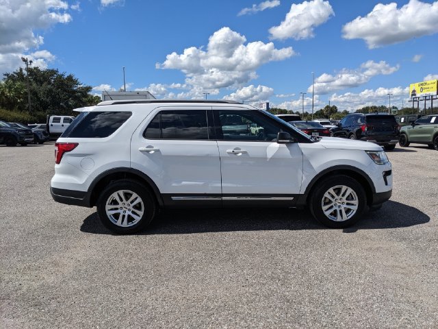 Used 2019 Ford Explorer XLT w/ Equipment Group 202A AWD/4WD image 3