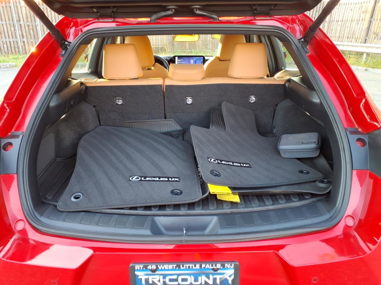 Used 2023 Lexus UX 250h AWD w/ Accessory Package (Z2) image 15