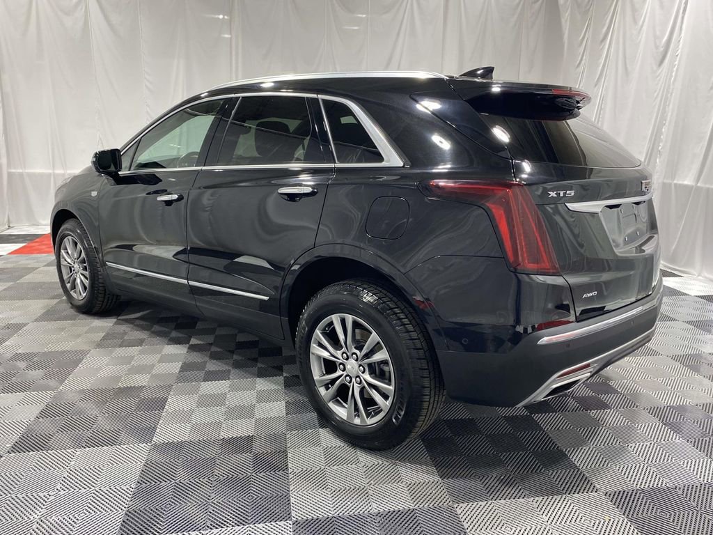 Used 2021 Cadillac XT5 Premium Luxury AWD/4WD image 2