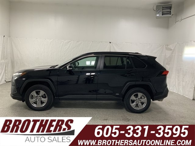 Used 2024 Toyota RAV4 LE AWD/4WD image 1