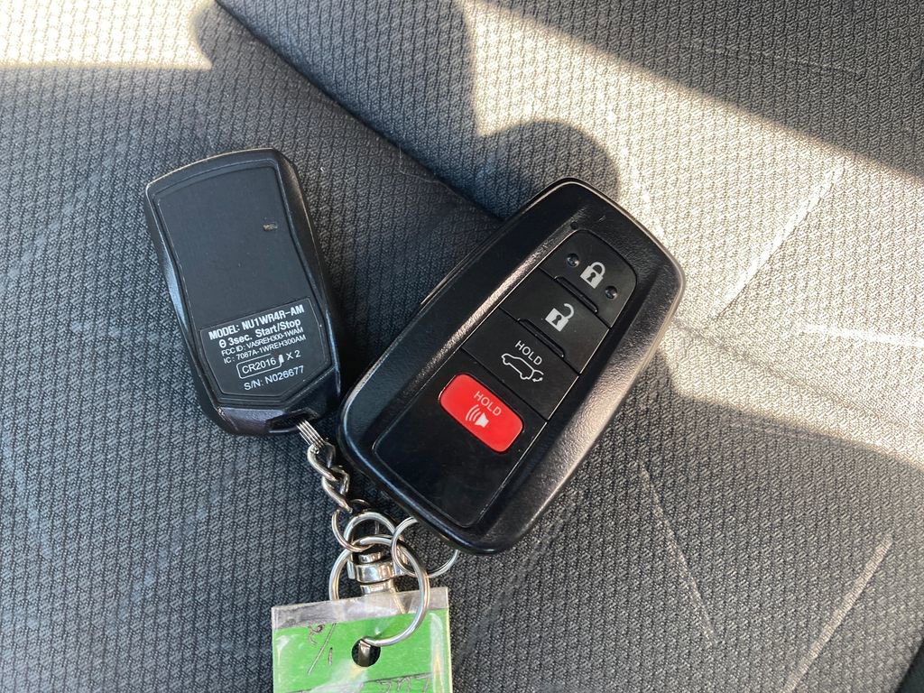 Used 2020 Toyota RAV4 XLE w/ Convenience Package AWD/4WD image 38
