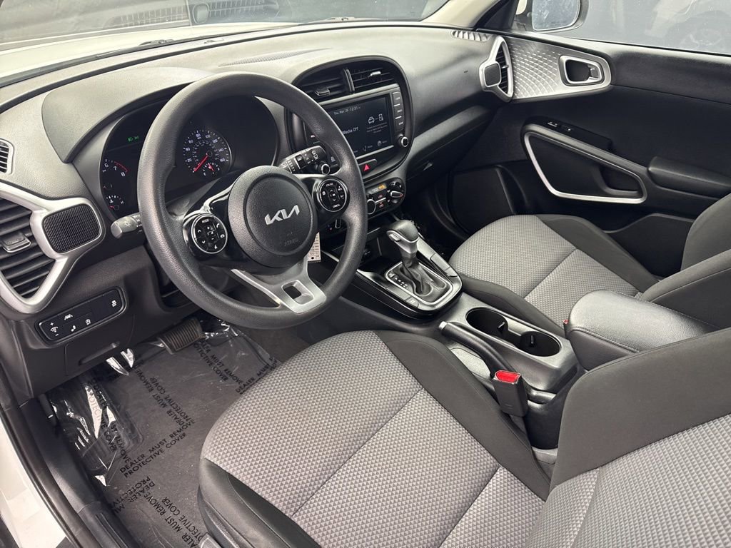 Used 2022 Kia Soul LX w/ Technology Package FWD image 8