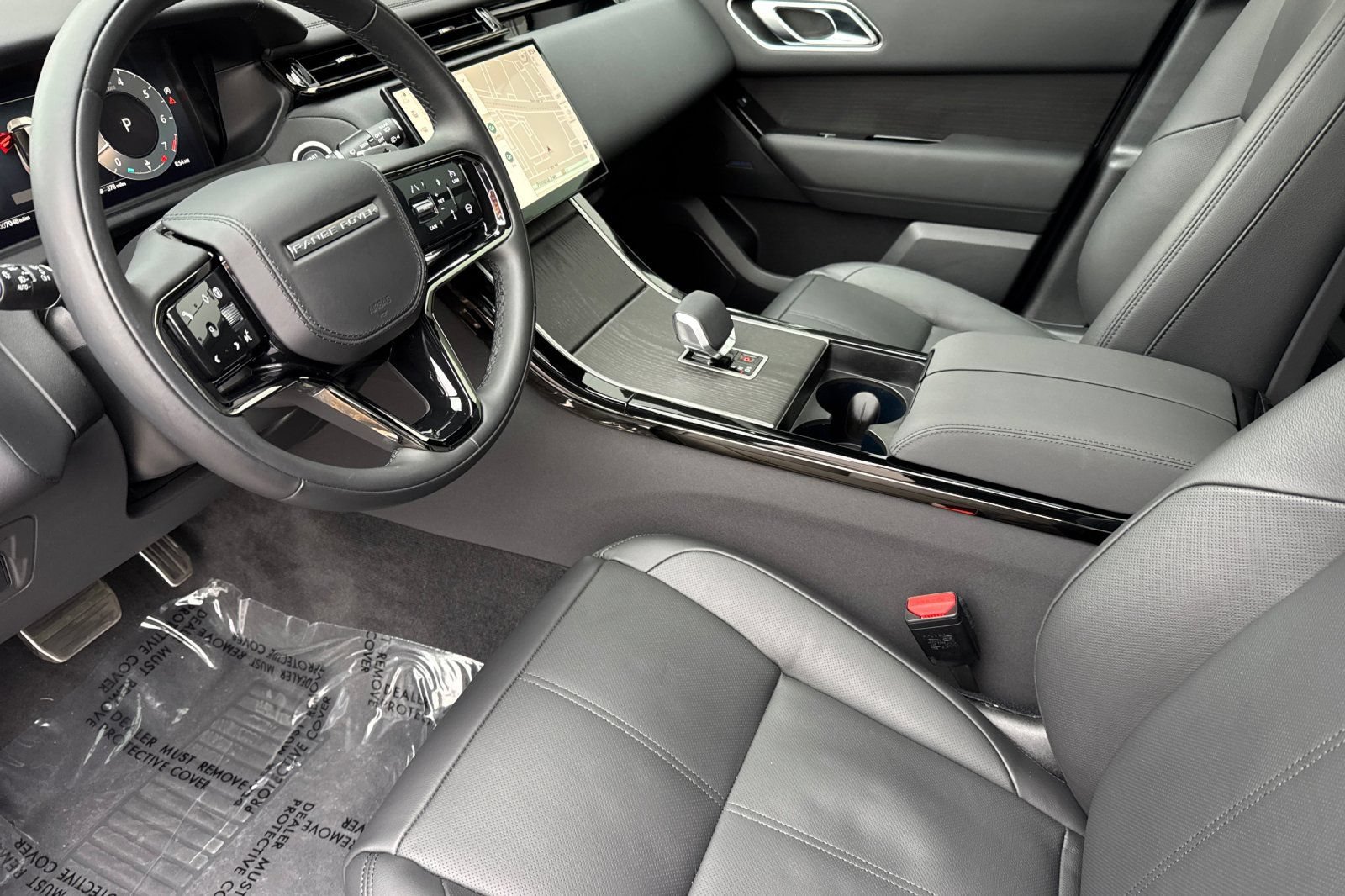 Certified 2026 Land Rover Range Rover Velar Dynamic SE AWD/4WD image 9