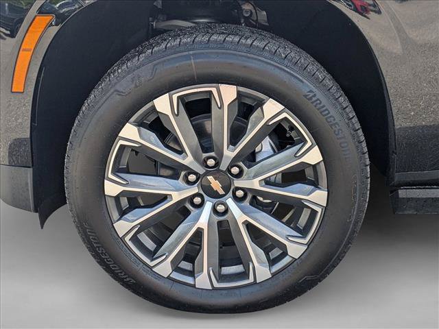 New 2026 Chevrolet Suburban High Country w/ LPO, Illumination Package RWD image 9