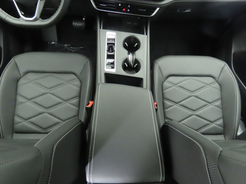 Used 2025 Volkswagen Atlas Cross Sport SE image 16