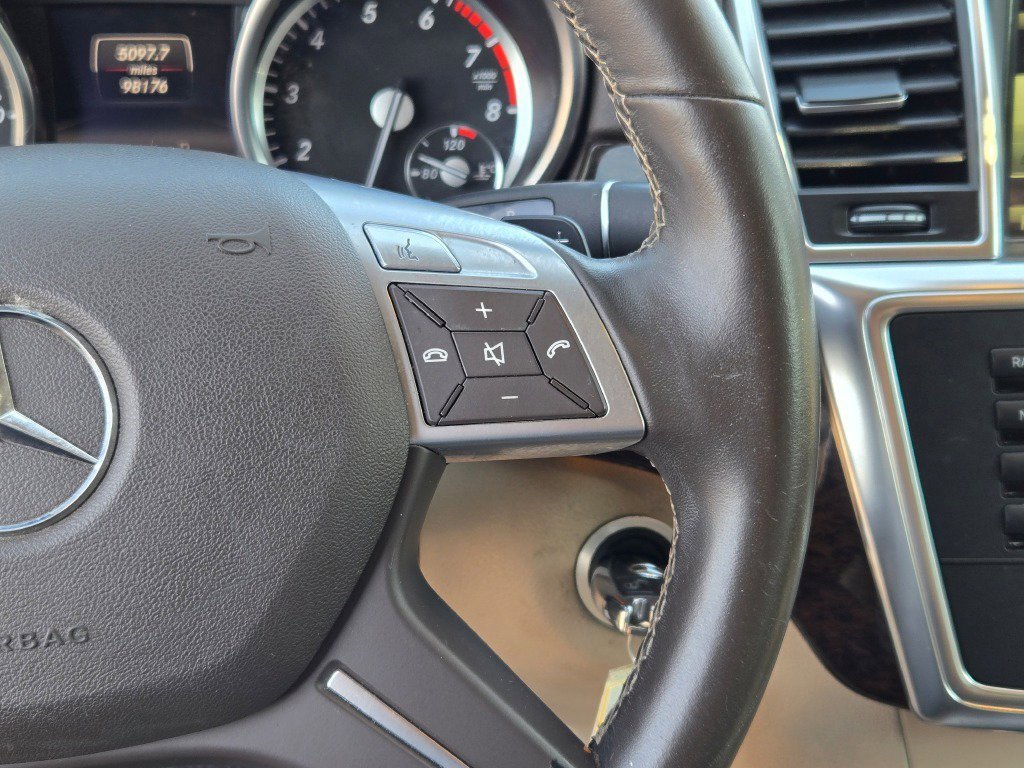 Used 2014 Mercedes-Benz GL 450 4MATIC image 32