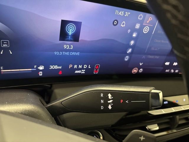 Used 2025 Buick Enclave Preferred image 27