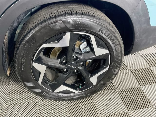 Used 2026 Kia Seltos EX FWD image 32