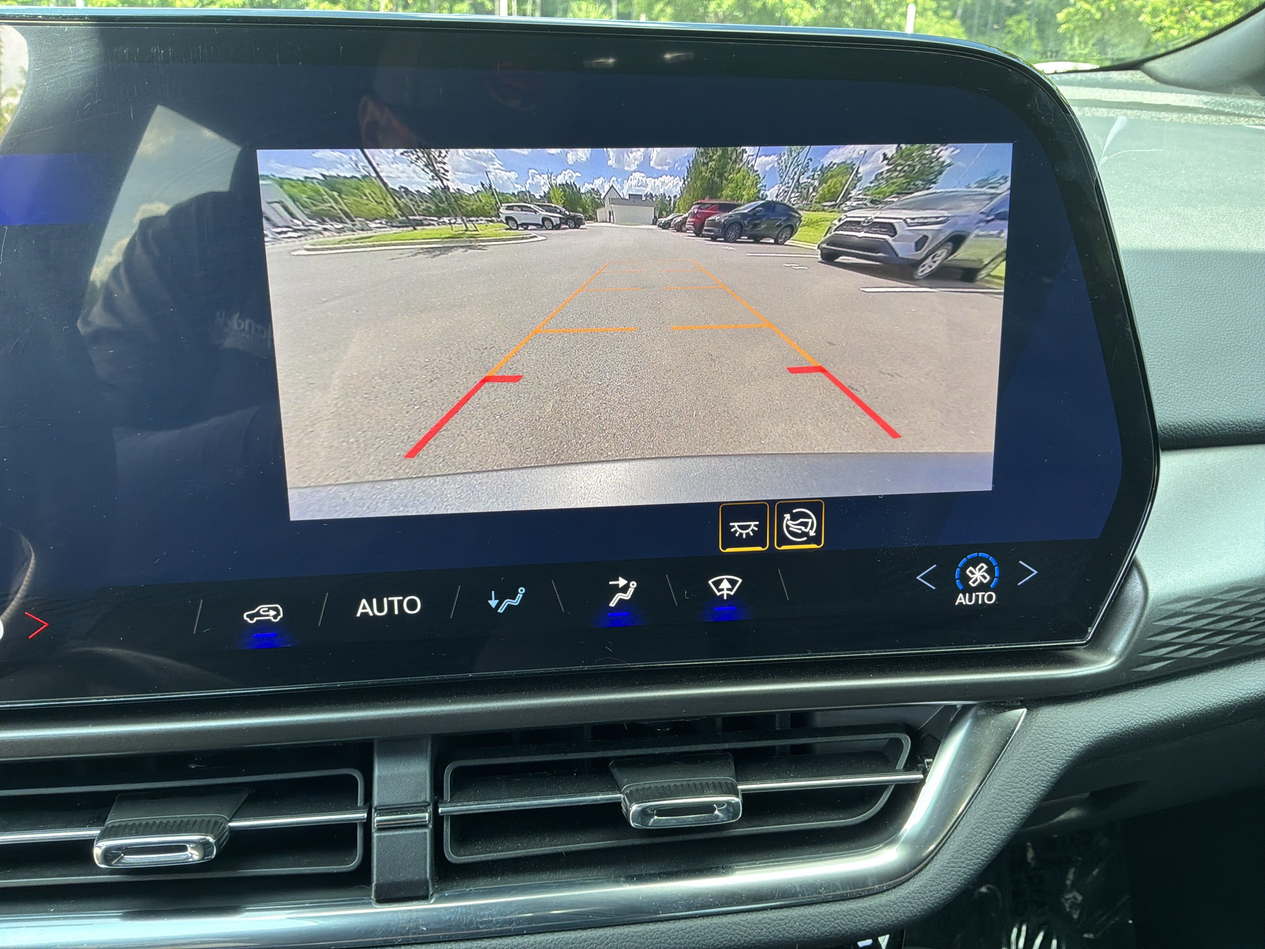 Used 2025 Chevrolet Equinox EV LT FWD image 25
