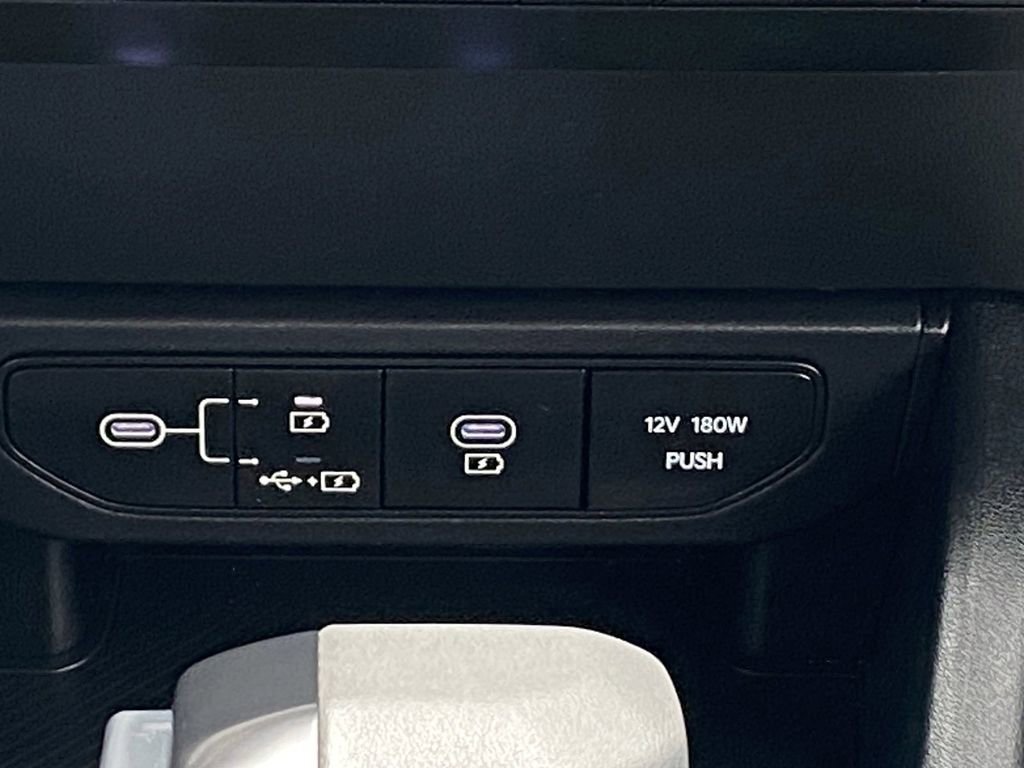 Used 2025 Kia K4 LXS image 32