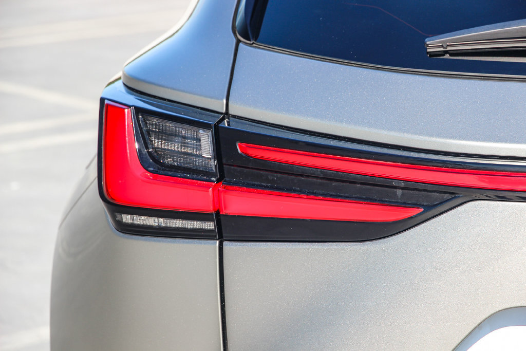 Certified 2025 Lexus NX 350h AWD w/ Cold Area Package image 8