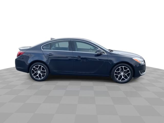 Used 2017 Buick Regal Sport Touring FWD image 9
