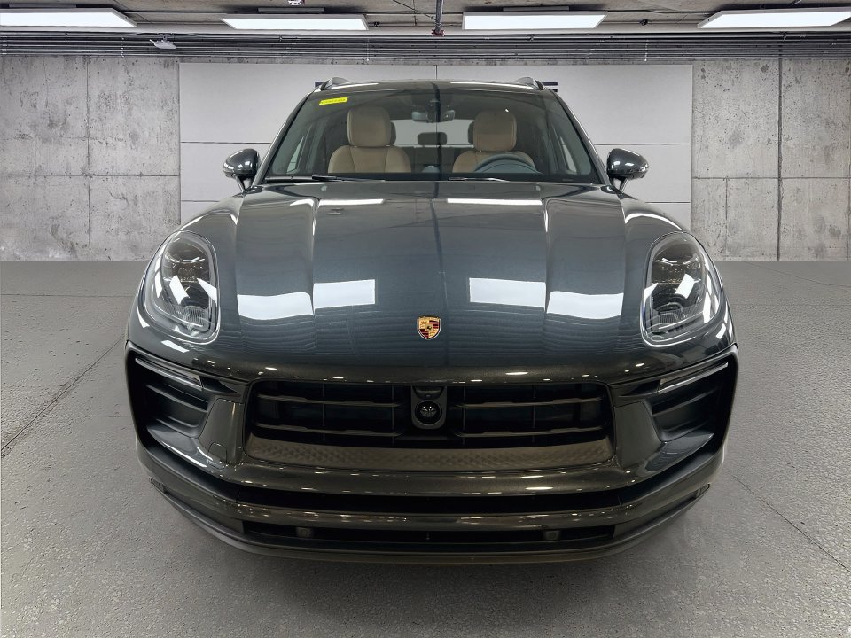 New 2026 Porsche Macan AWD/4WD image 6