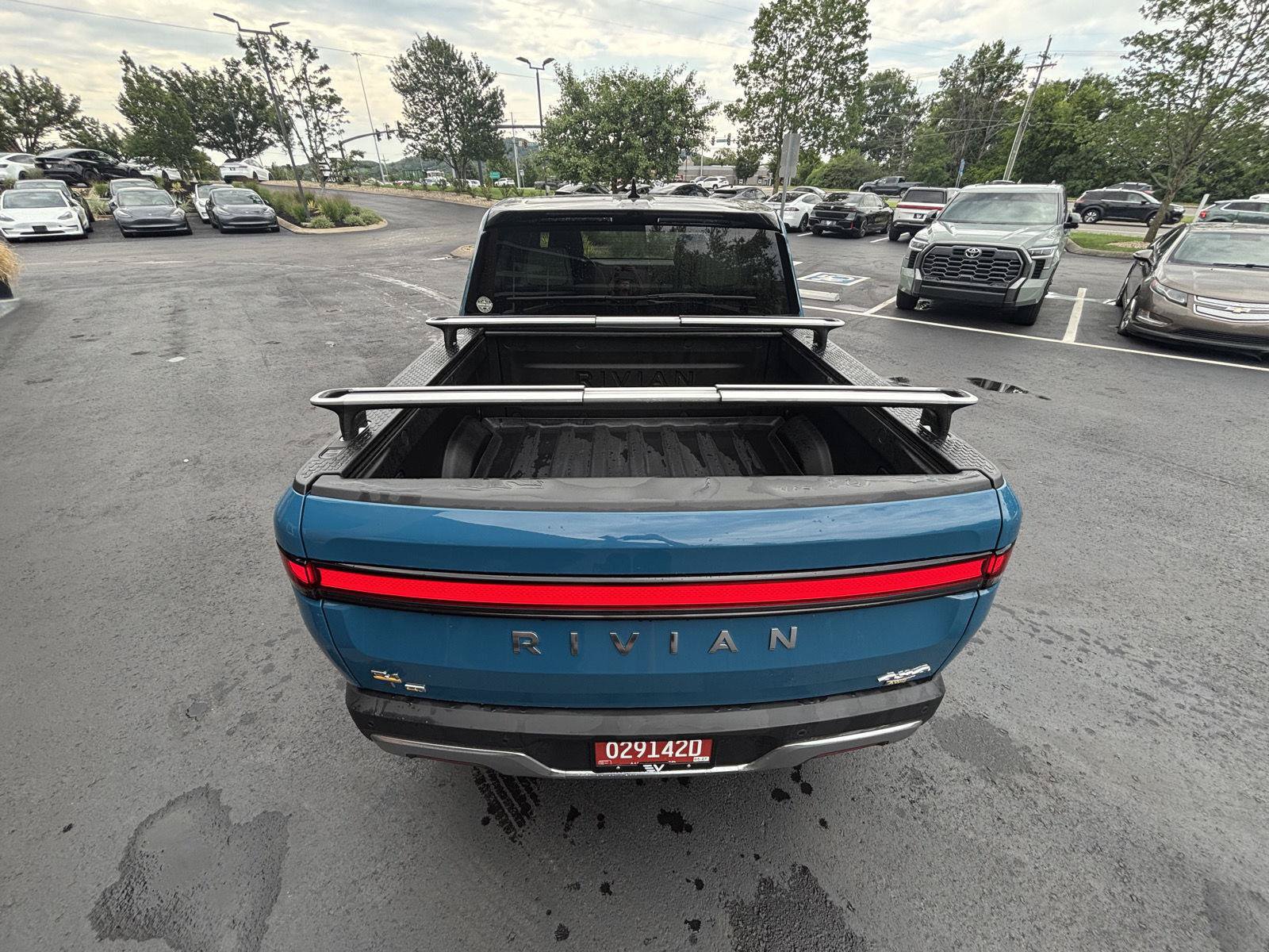 Used 2022 Rivian R1T Adventure AWD/4WD image 9