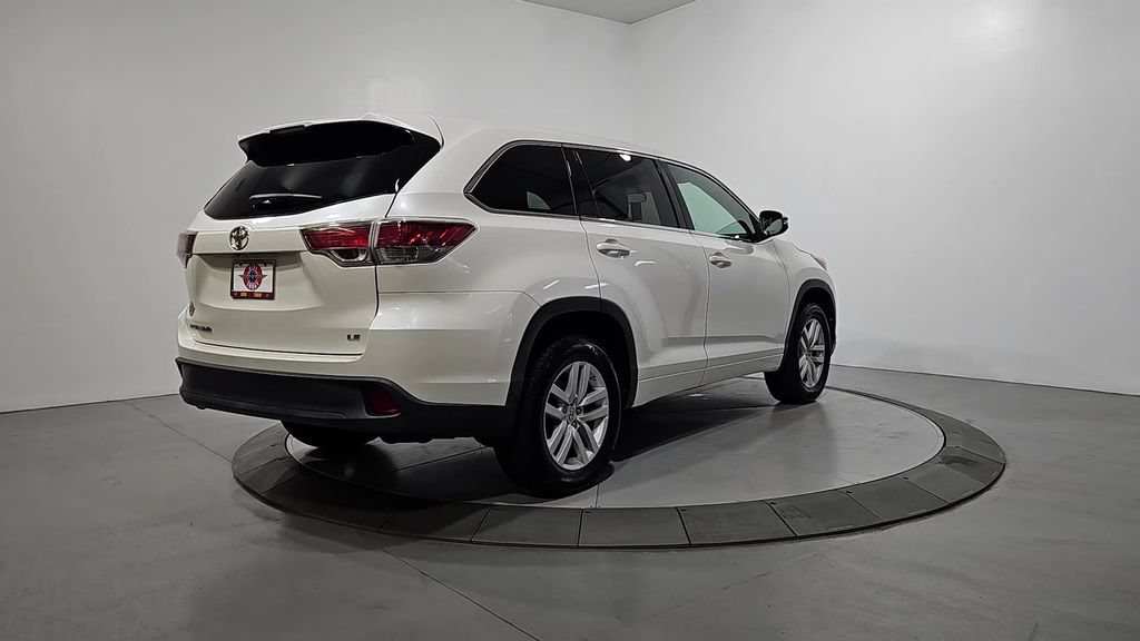 Used 2014 Toyota Highlander LE FWD image 5