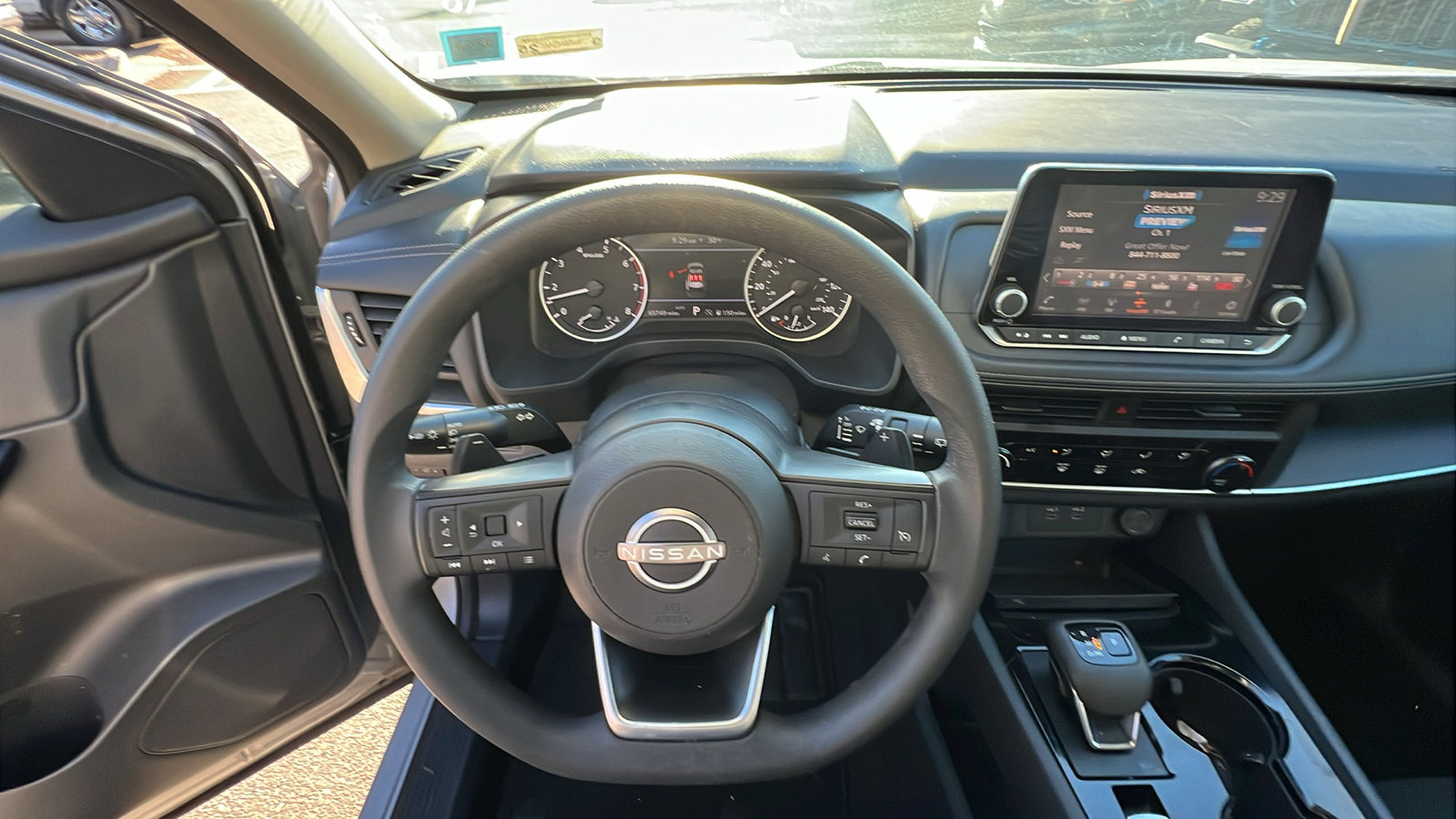 Used 2024 Nissan Rogue S image 25