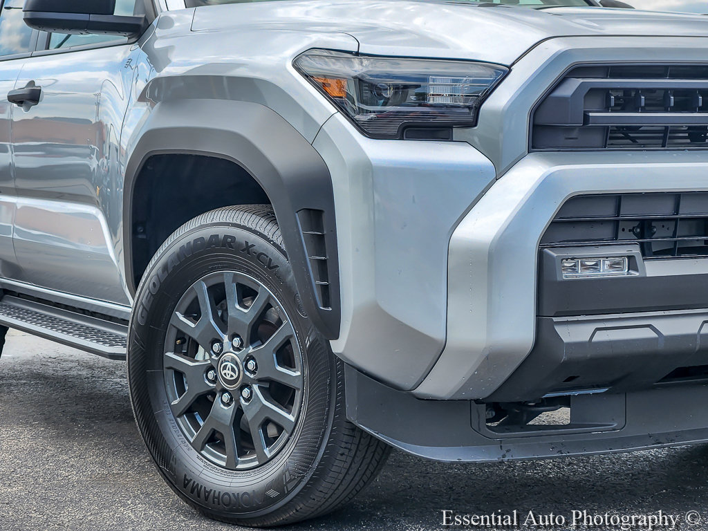 Used 2025 Toyota 4Runner SR5 AWD/4WD image 3