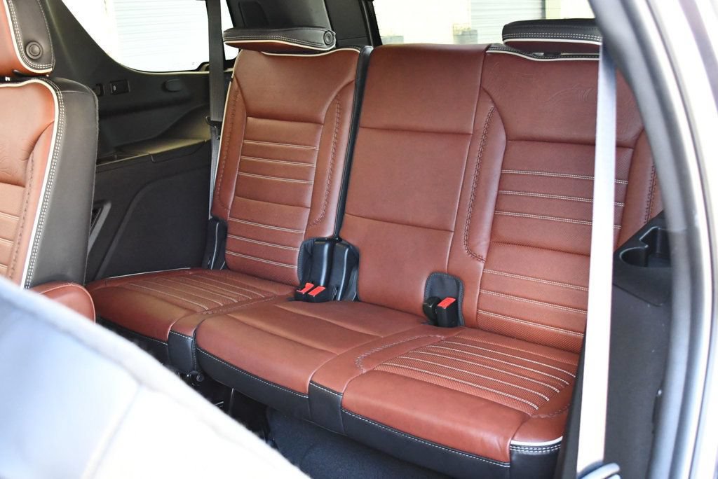 Used 2023 GMC Yukon Denali Ultimate AWD/4WD image 16