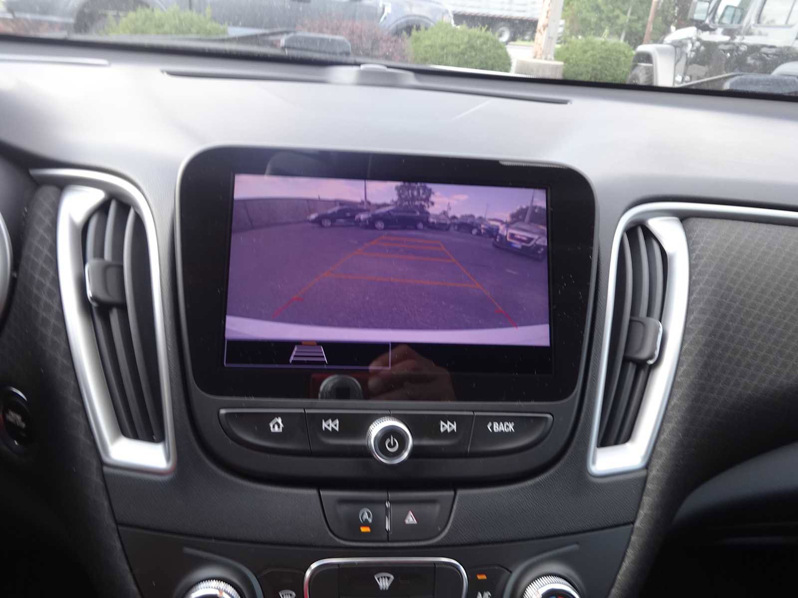 Used 2021 Chevrolet Malibu LS image 19