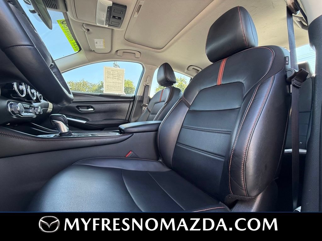 Used 2025 Nissan Sentra SR w/ SR Premium Package FWD image 33