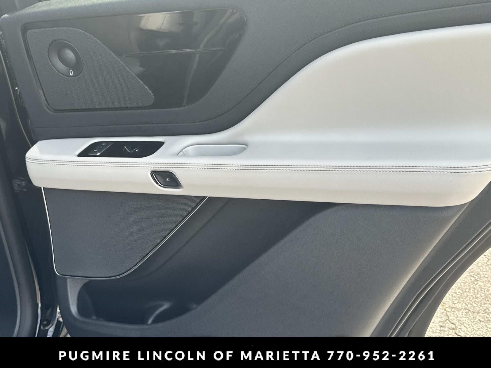 New 2026 Lincoln Aviator Reserve RWD image 16
