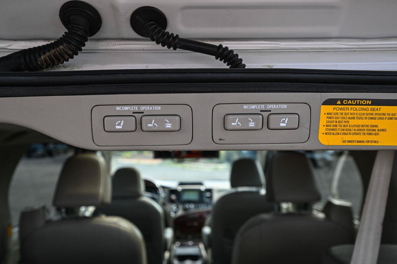 Used 2011 Toyota Sienna Limited w/ Premium Pkg FWD image 17
