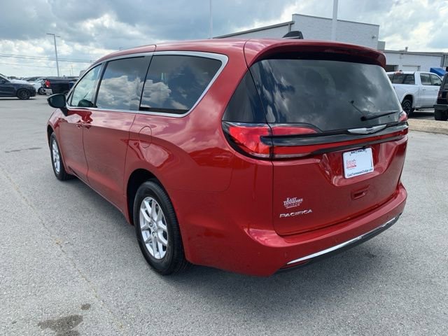 New 2026 Chrysler Pacifica Select image 5