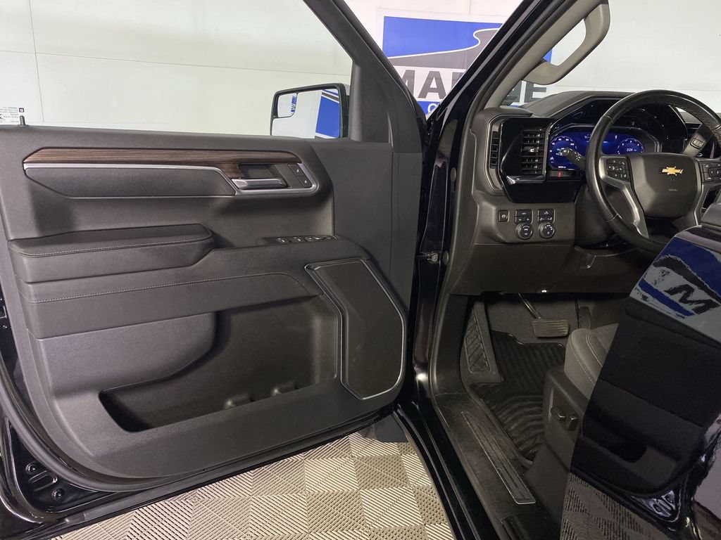 Used 2023 Chevrolet Silverado 1500 LT AWD/4WD image 28