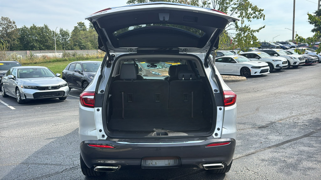 Used 2018 Buick Enclave Essence AWD/4WD image 10