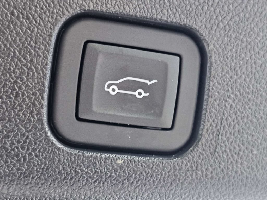 Used 2026 Chevrolet Traverse Z71 AWD/4WD image 14