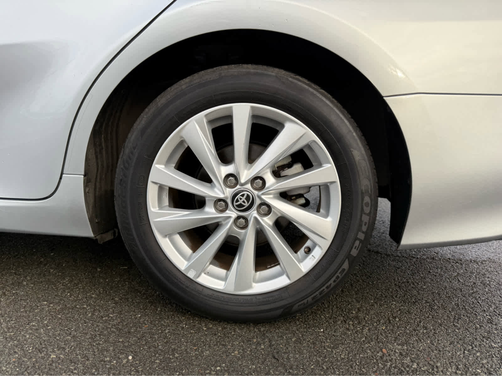 Used 2023 Toyota Camry LE image 5