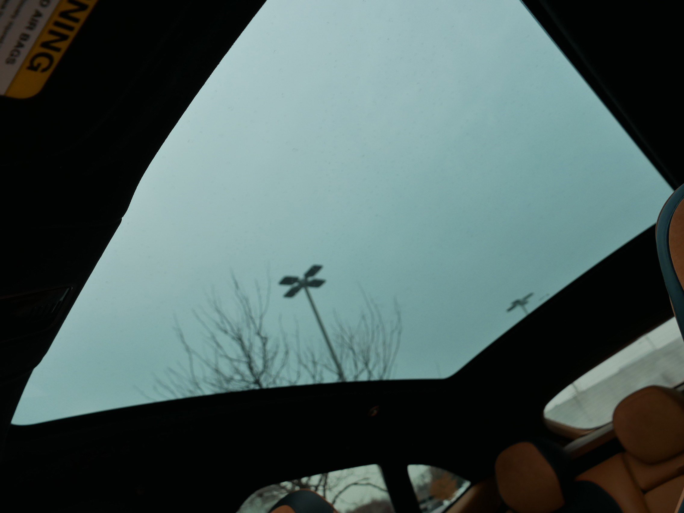 Used 2022 Aston Martin DBX image 32