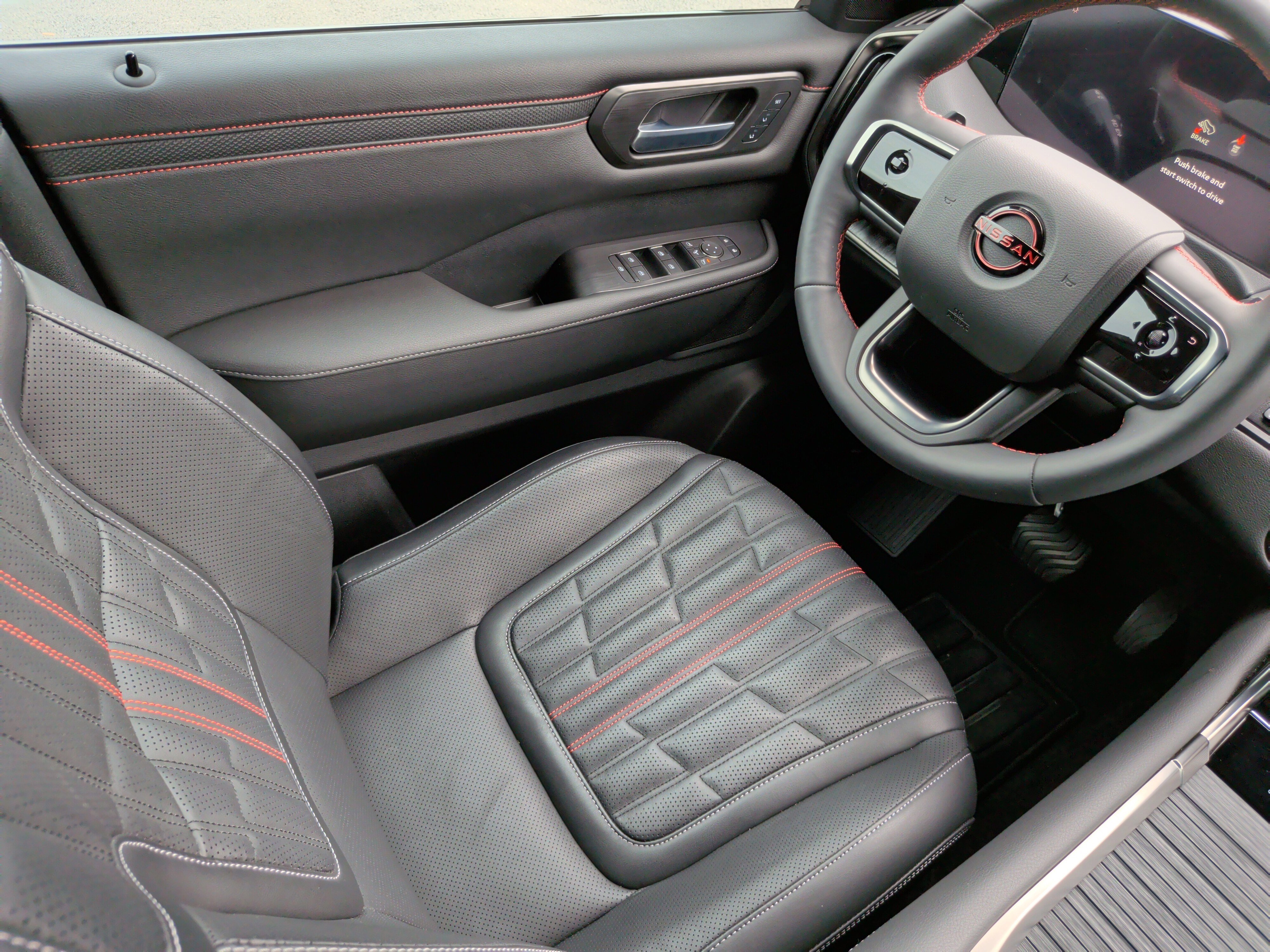 Used 2025 Nissan Armada PRO-4X w/ Pro-4X Premium Package image 32