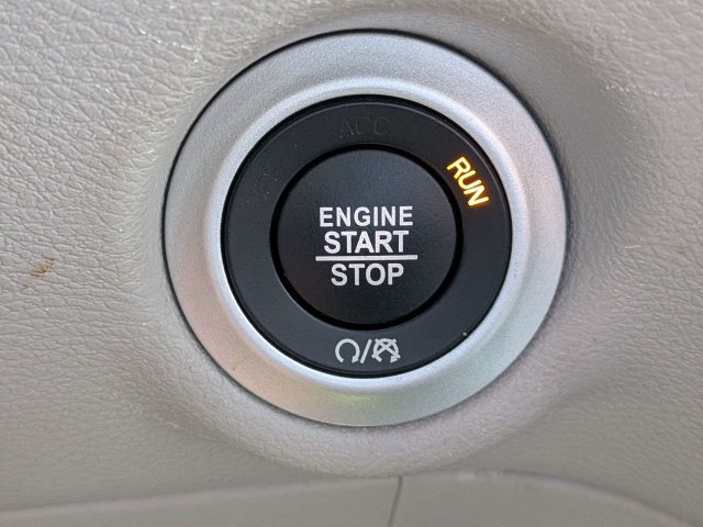 Used 2024 Chrysler Pacifica Touring-L FWD image 29
