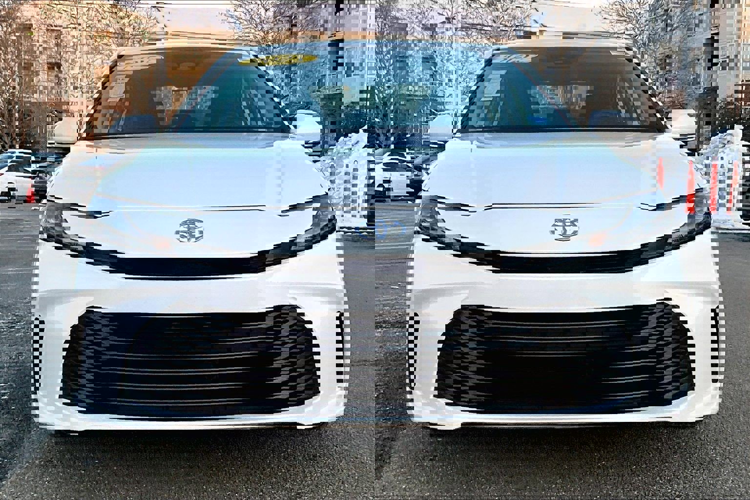 Used 2025 Toyota Camry LE image 3