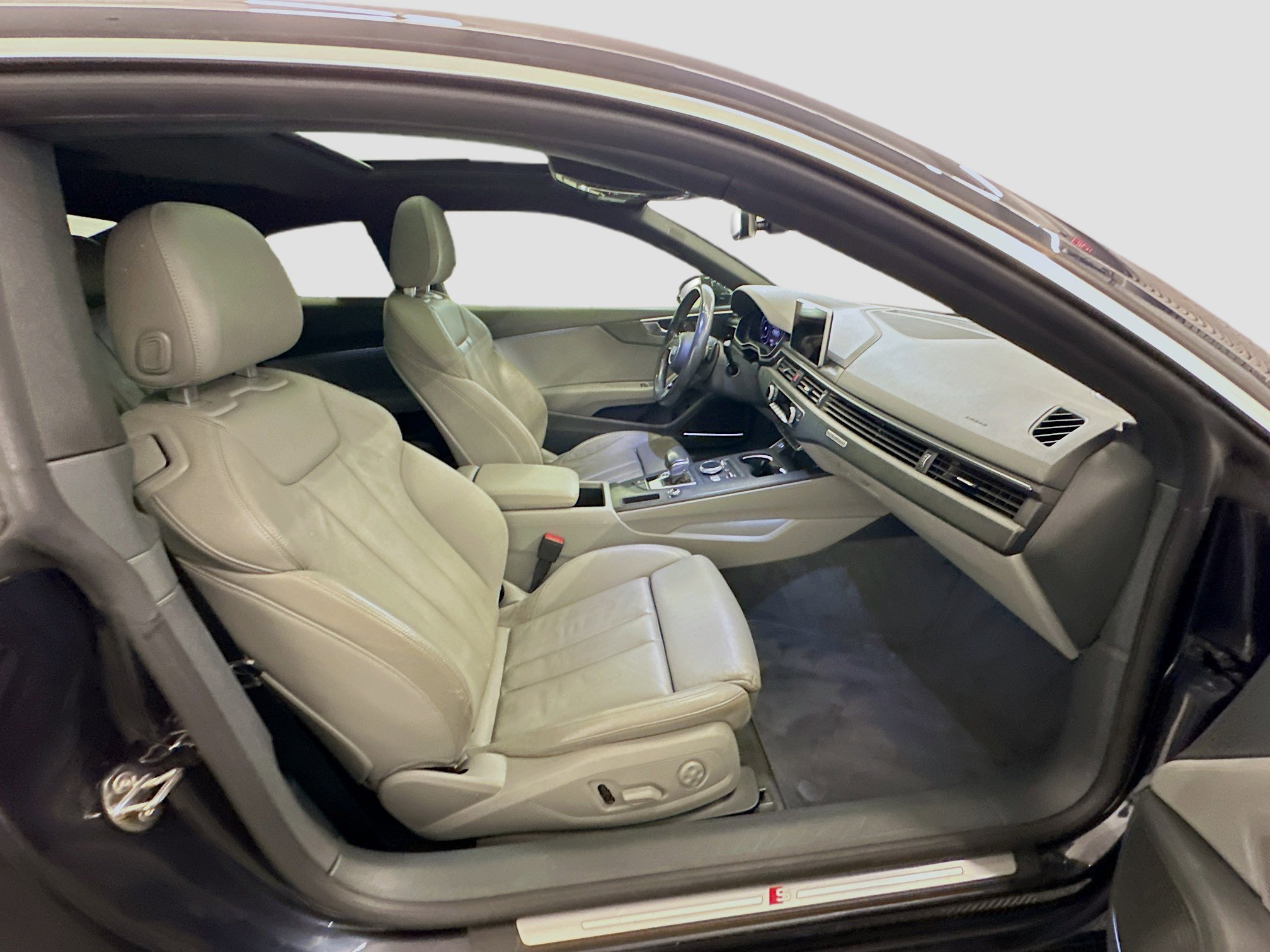 Used 2018 Audi A5 2.0T Premium Plus w/ Premium Plus AWD/4WD image 31