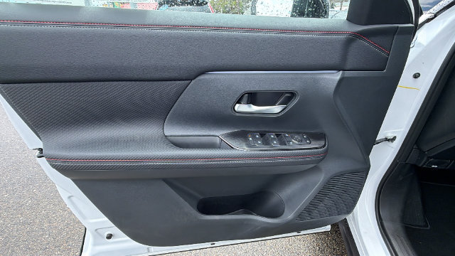 New 2026 Nissan Kicks SR AWD/4WD image 19