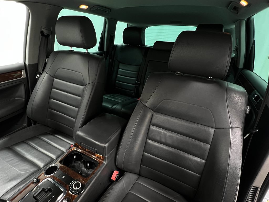 Used 2008 Volkswagen Touareg V6 AWD/4WD image 16