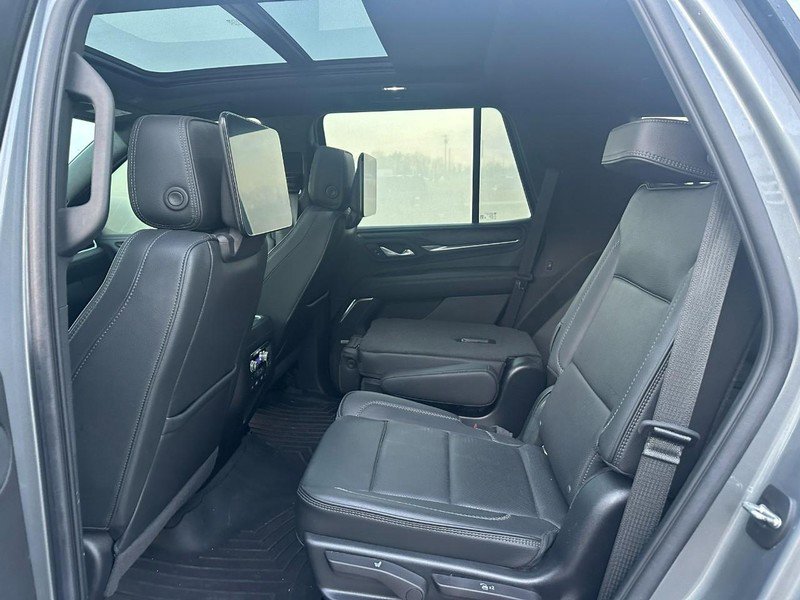 Used 2022 GMC Yukon Denali w/ Denali Premium Package image 13