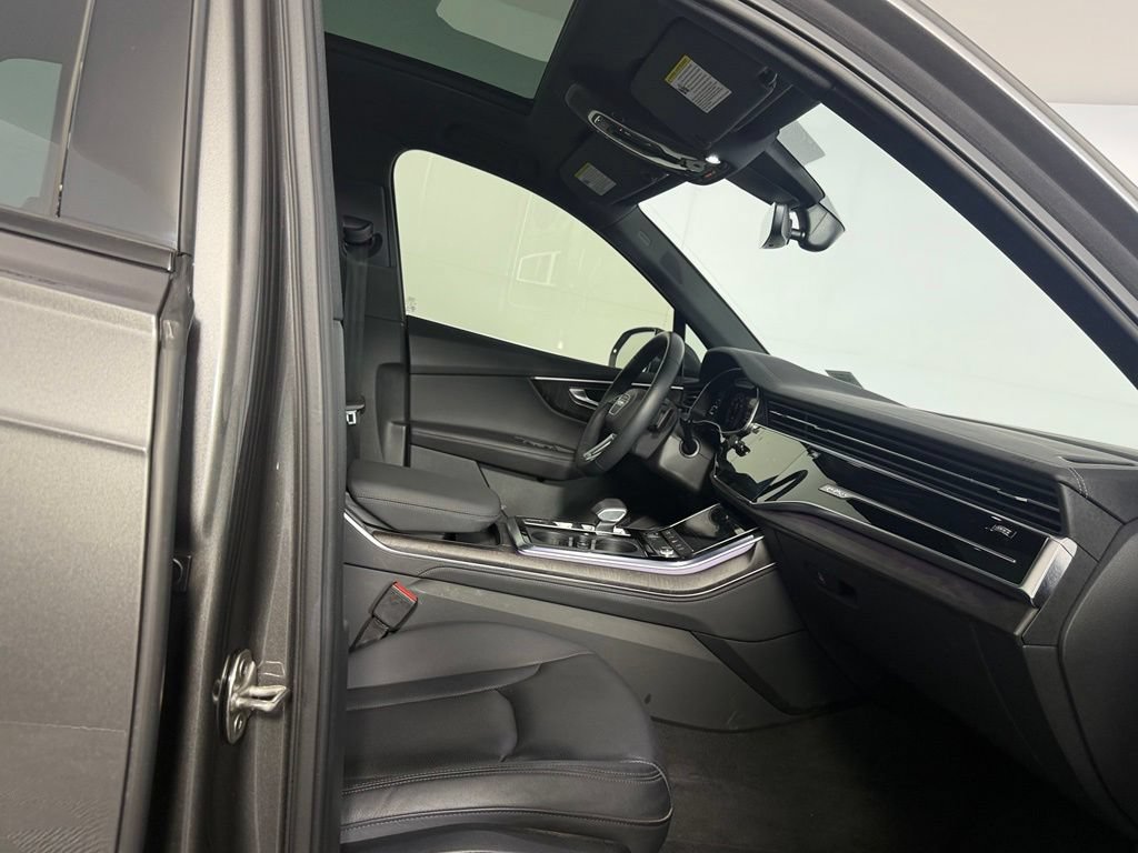 Used 2024 Audi Q7 2.0T Premium Plus w/ Premium Plus Package AWD/4WD image 30