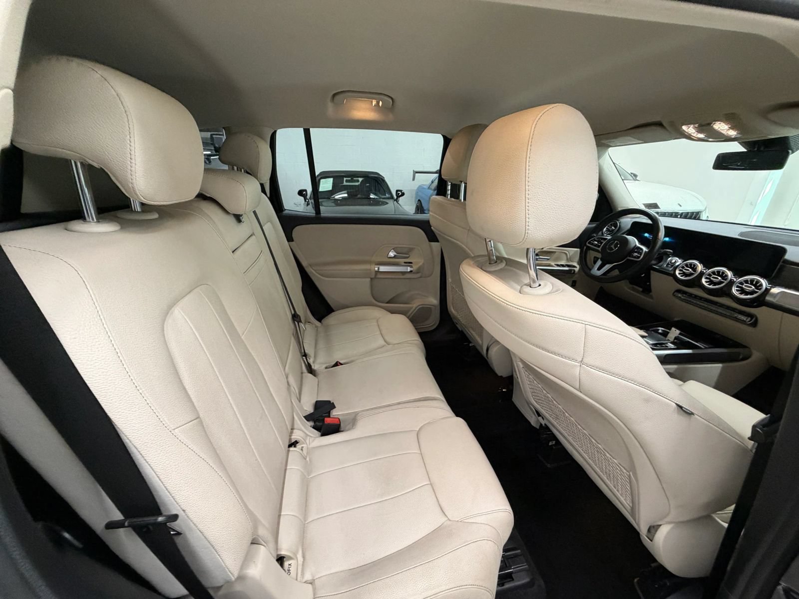 Used 2020 Mercedes-Benz GLB 250 w/ Premium Package image 19