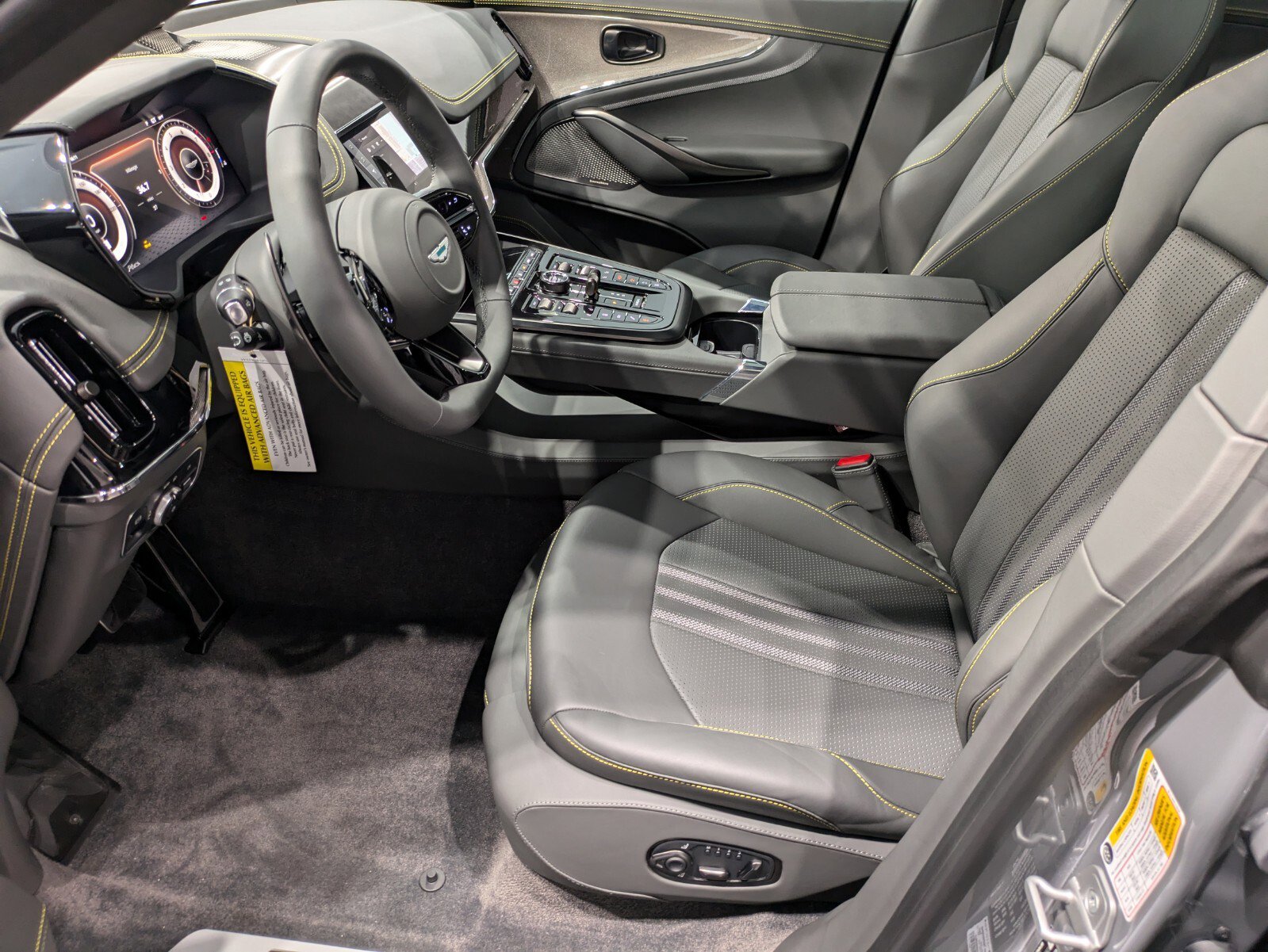 Used 2025 Aston Martin DBX 707 image 17