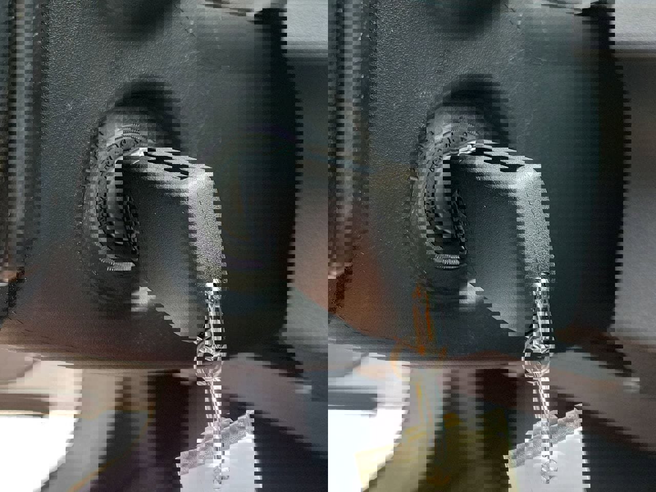 Used 2021 Toyota Camry SE image 29