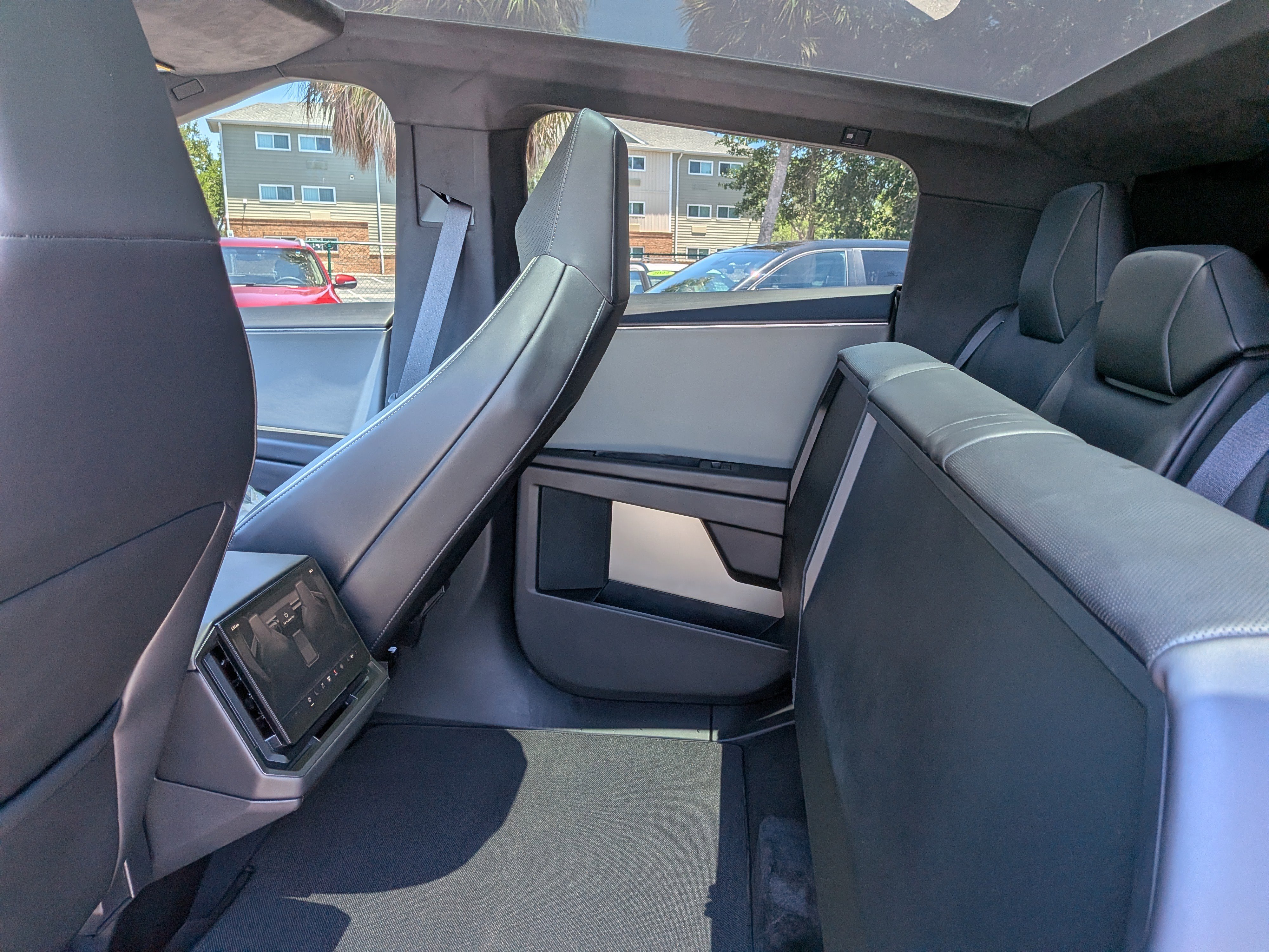 Used 2025 Tesla Cybertruck AWD Crew Cab image 13