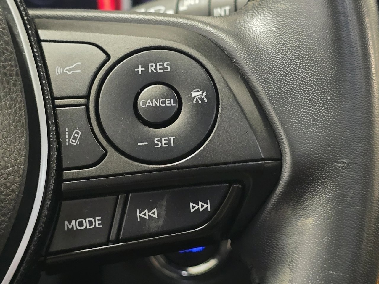 Certified 2019 Toyota RAV4 Limited w/ Advanced Technology Package image 31