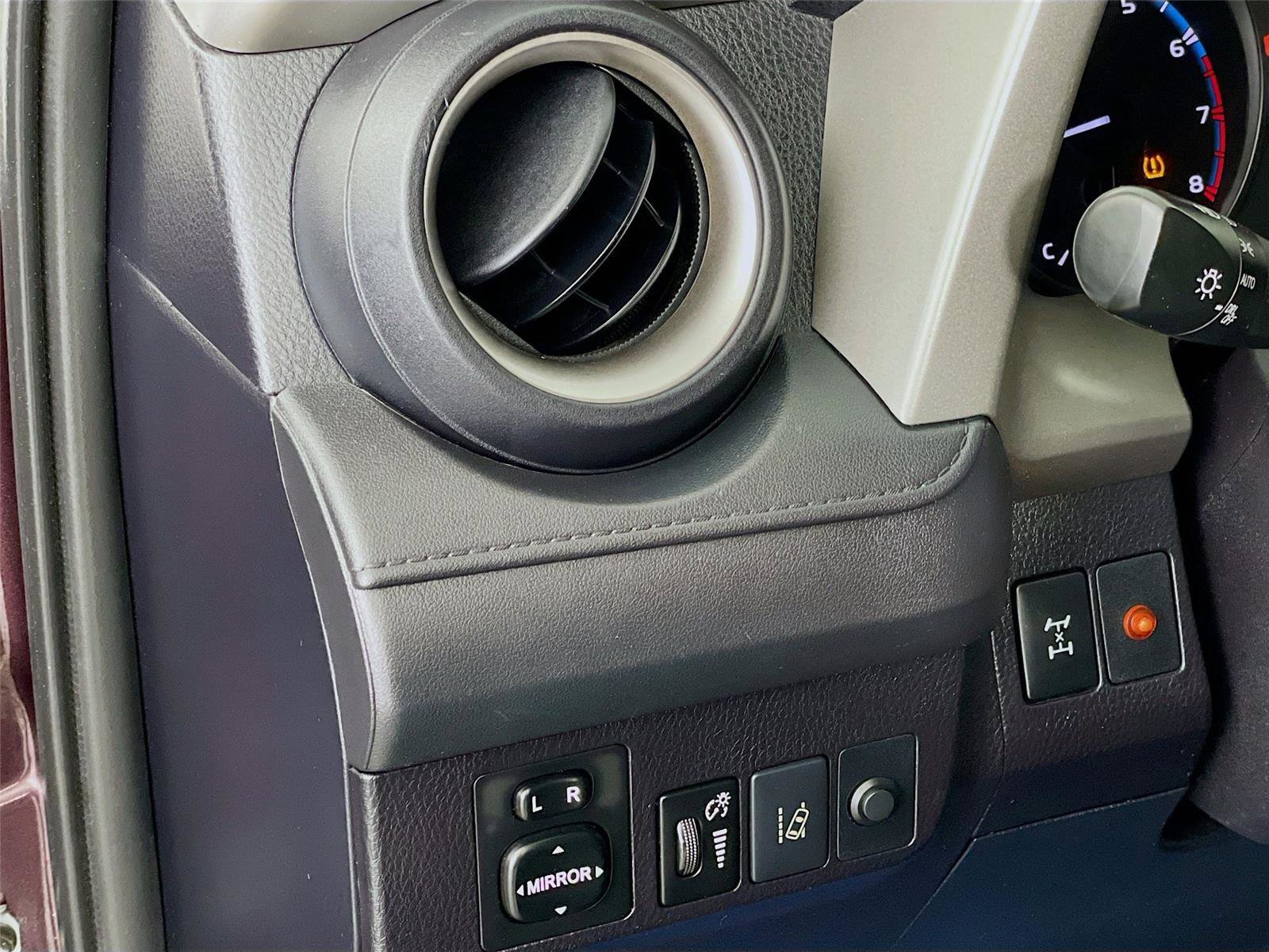 Used 2017 Toyota RAV4 LE image 14